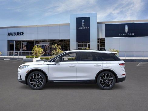 New 2025 Lincoln Corsair Reserve image 3