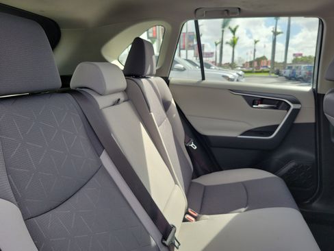 Used 2019 Toyota RAV4 XLE image 15