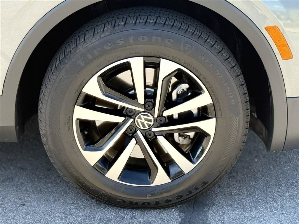 Used 2023 Volkswagen Tiguan S AWD/4WD image 9