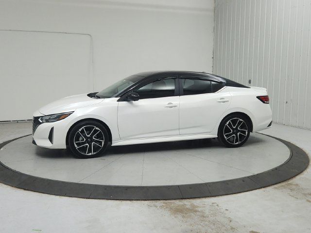 Used 2025 Nissan Sentra SR w/ SR Premium Package FWD image 5