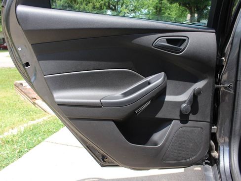 Used 2016 Ford Focus S FWD image 28