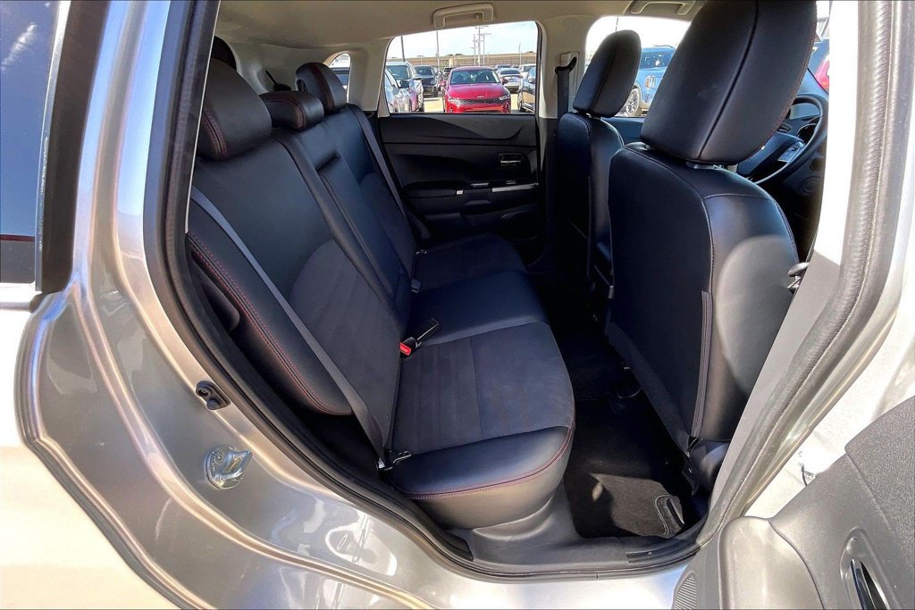 Used 2025 Mitsubishi Outlander Sport AWD image 27