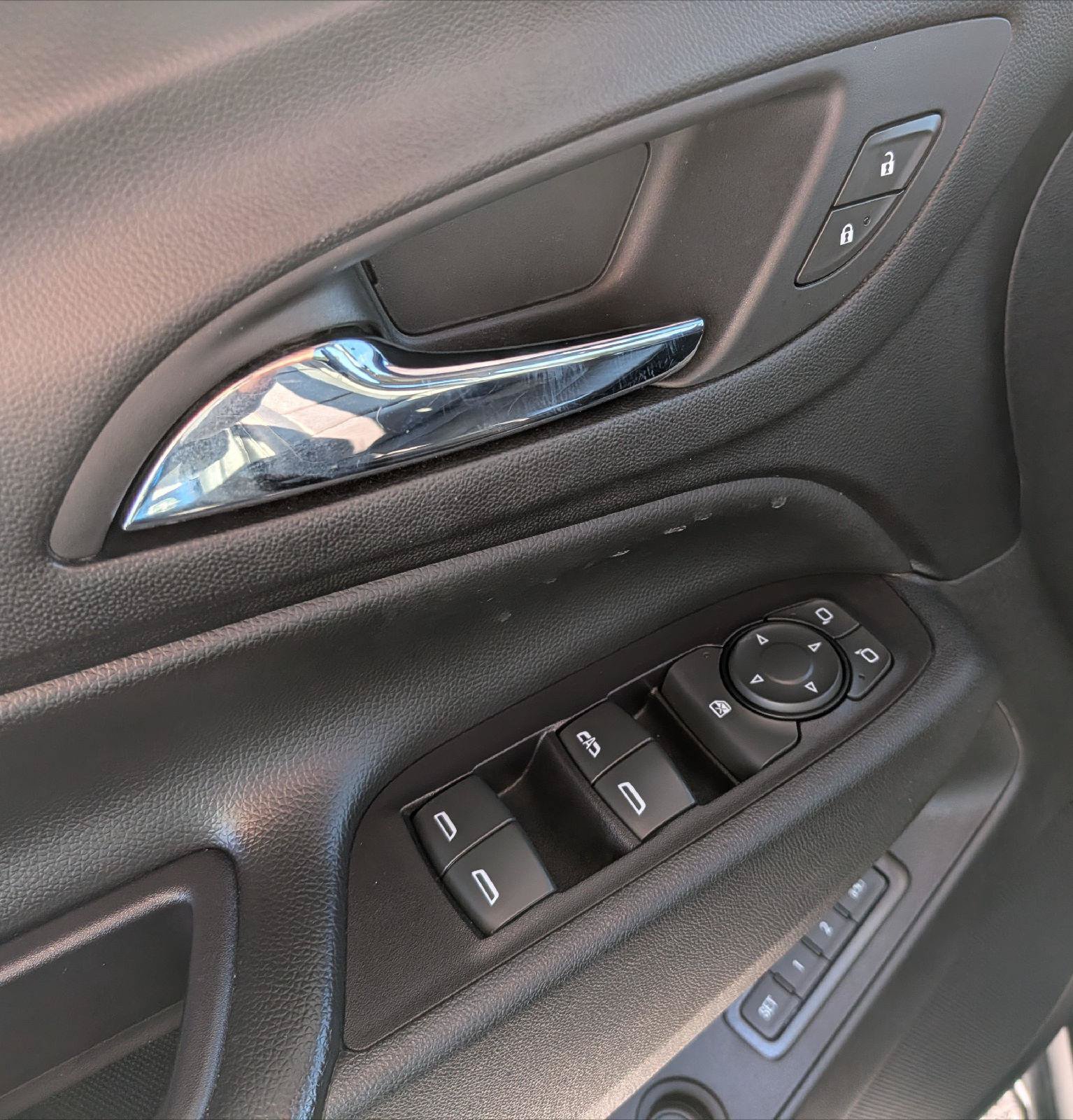 Used 2020 Chevrolet Equinox Premier AWD/4WD image 15
