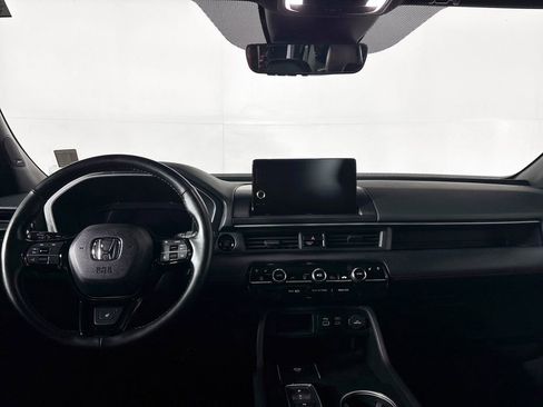 Certified 2025 Honda Pilot Black Edition image 13