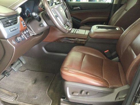 Used 2018 Chevrolet Suburban Premier image 15