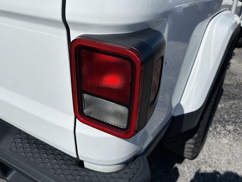 Used 2021 Jeep Gladiator Sport AWD/4WD image 27