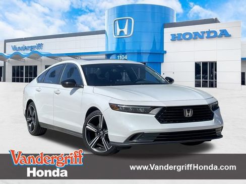 Used 2025 Honda Accord Sport image 1