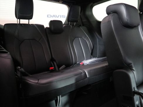 New 2026 Chrysler Pacifica Select image 22