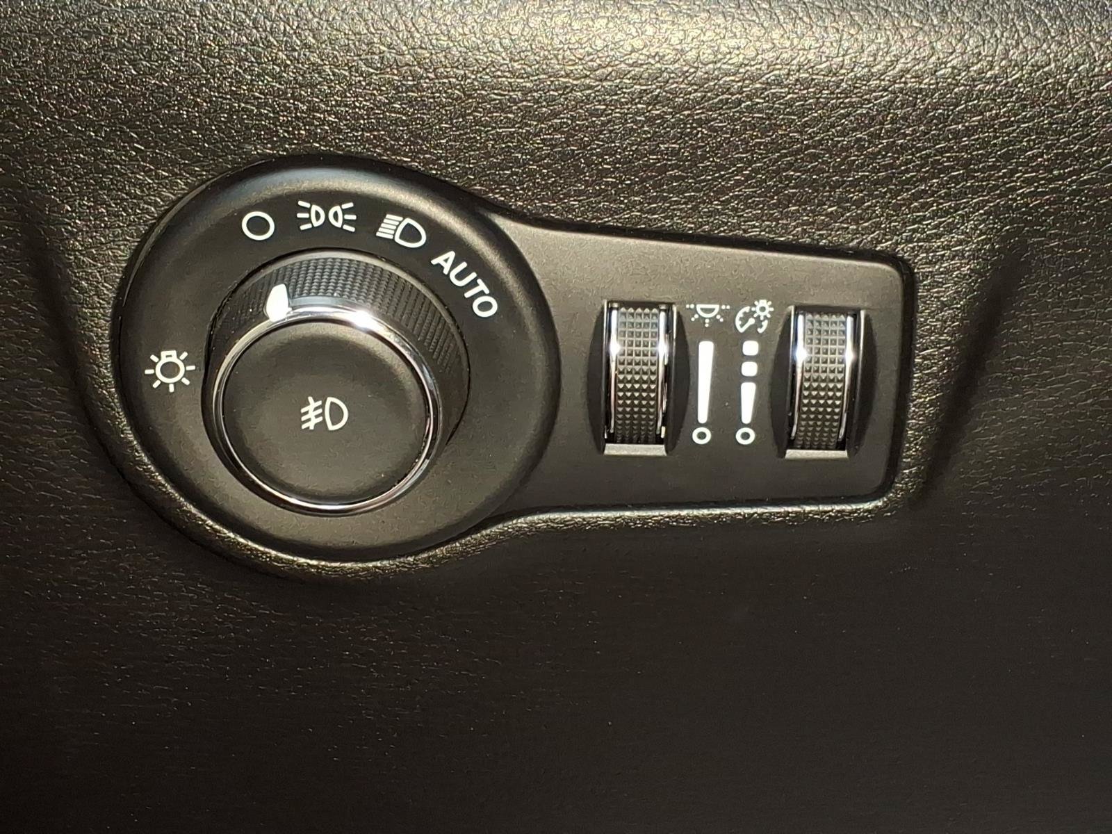 Used 2025 Jeep Compass Limited AWD/4WD image 16