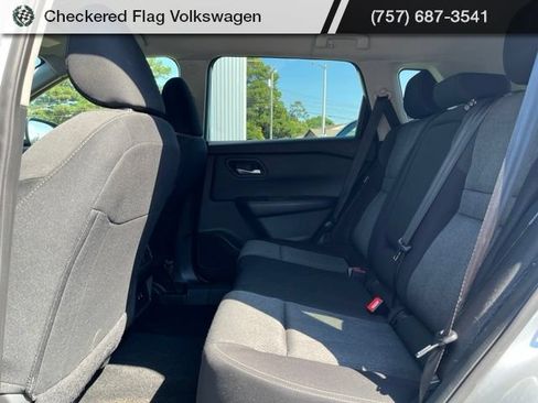 Used 2024 Nissan Rogue SV FWD image 29