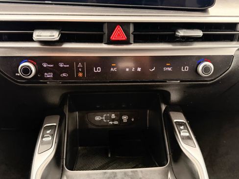 Used 2024 Kia Sorento S image 24