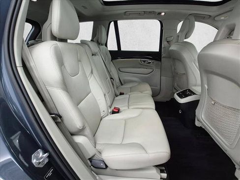 Used 2018 Volvo XC90 T6 Momentum w/ Convenience Package AWD/4WD image 24