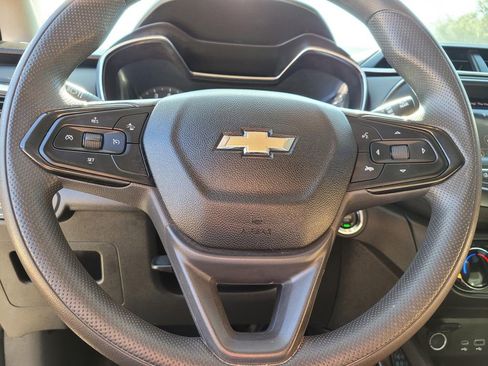 Used 2022 Chevrolet TrailBlazer LT w/ Driver Confidence Package FWD image 27