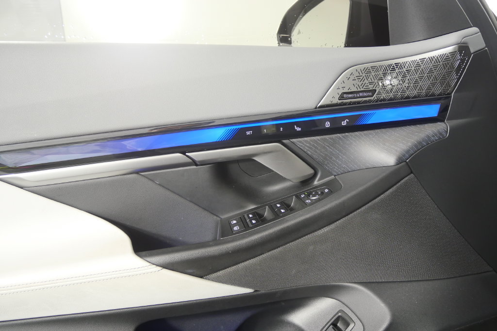 Certified 2024 BMW i5 eDrive40i w/ Executive Package RWD image 9