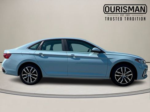 New 2026 Volkswagen Jetta SE image 2