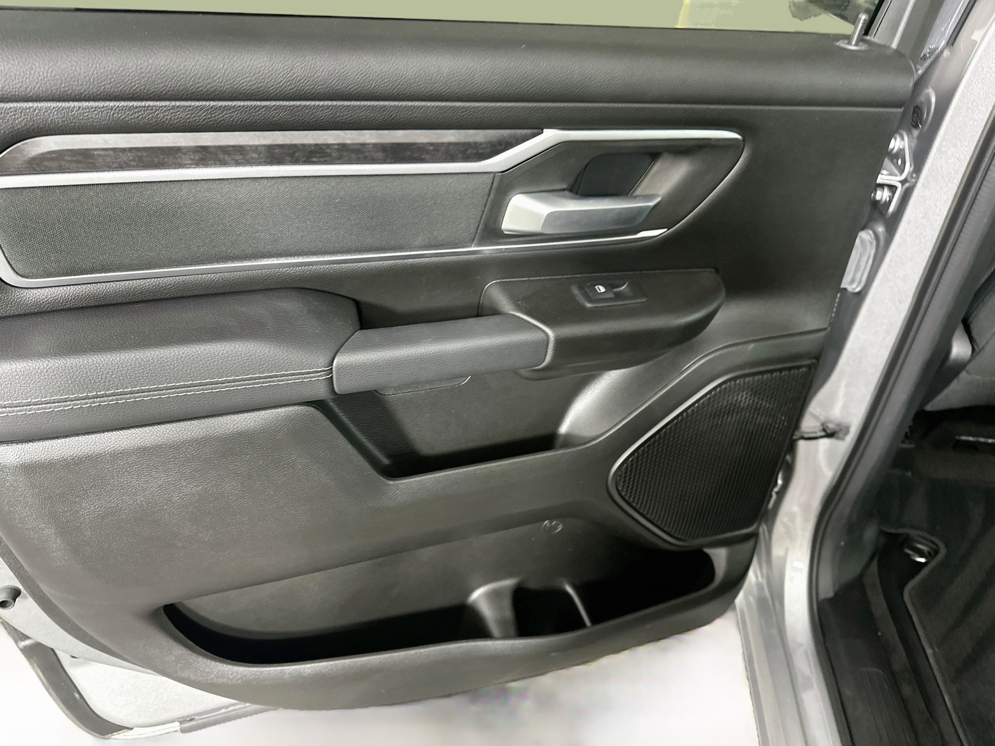 Used 2023 RAM 1500 Big Horn AWD/4WD image 25