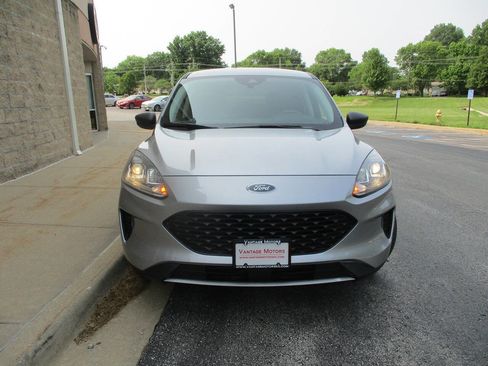 Used 2021 Ford Escape S image 3