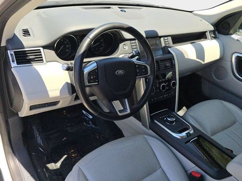 Used 2019 Land Rover Discovery Sport SE AWD/4WD image 19