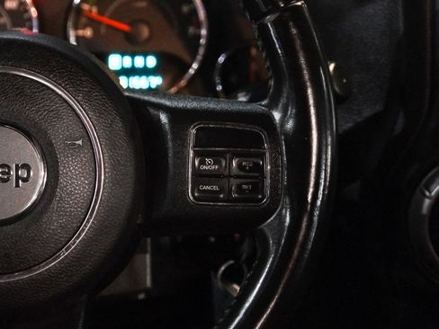 Used 2018 Jeep Wrangler Unlimited Sport S AWD/4WD image 18
