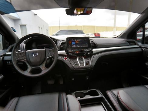 Used 2023 Honda Odyssey Sport image 12