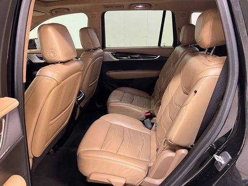 Used 2021 Cadillac XT6 Premium Luxury w/ Platinum Package AWD/4WD image 28