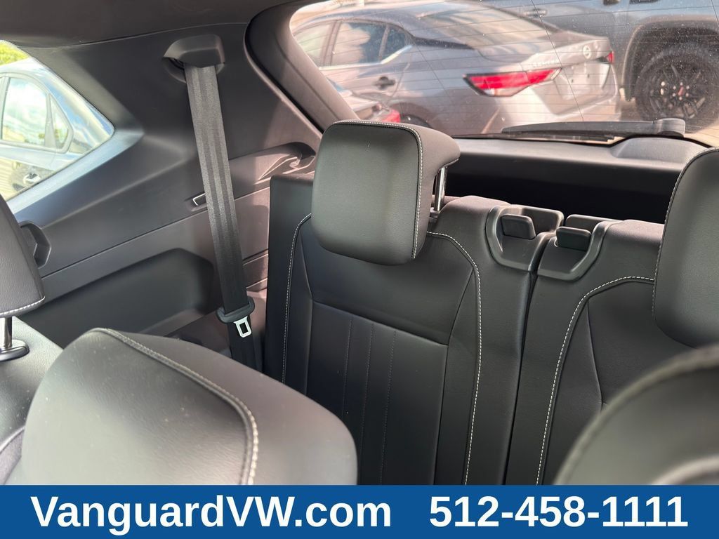 Used 2023 Volkswagen Tiguan SE R-Line FWD image 29