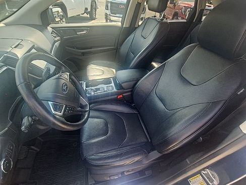Used 2019 Ford Edge Titanium w/ Equipment Group 301A AWD/4WD image 17