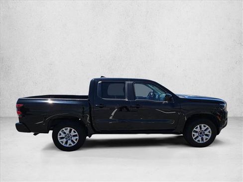 Used 2022 Nissan Frontier SV RWD image 4