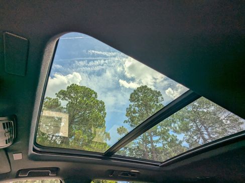 New 2025 Chevrolet Suburban Premier image 14