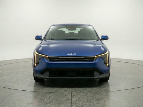 Used 2025 Kia K4 FWD image 2