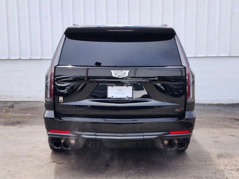 Used 2025 Cadillac Escalade V w/ LPO, Floor Liner Package AWD/4WD image 4