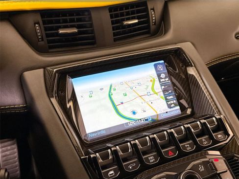 Used 2018 Lamborghini Aventador S image 18