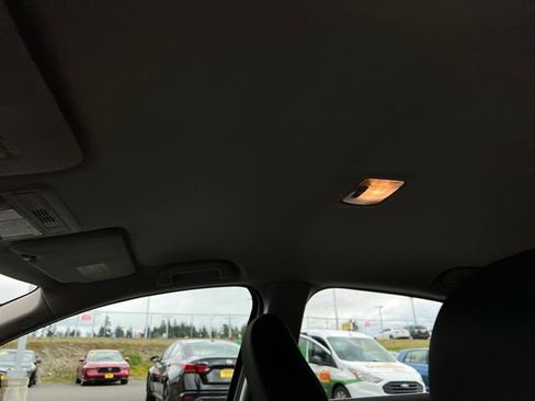 Used 2022 Honda HR-V LX image 29