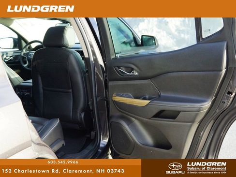 Used 2017 GMC Acadia Denali w/ Technology Package image 32