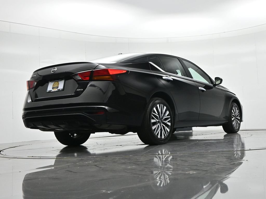 Used 2025 Nissan Altima 2.5 SV AWD/4WD image 21