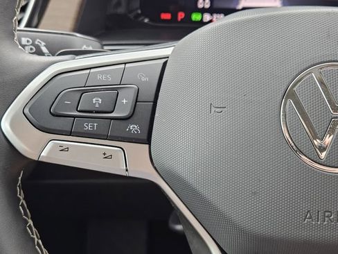 Used 2024 Volkswagen Atlas SE FWD image 28