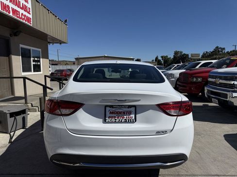 Used 2015 Chrysler 200 Limited w/ Convenience Group FWD image 4