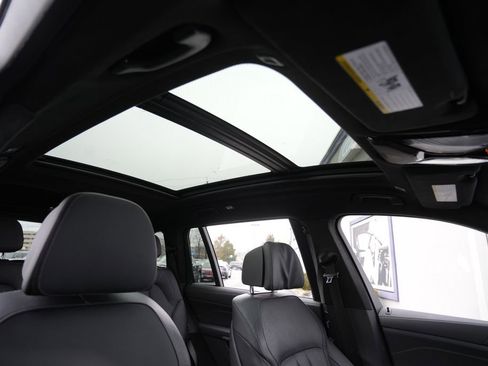 Used 2022 BMW X7 M50i w/ Dynamic Handling Package image 26