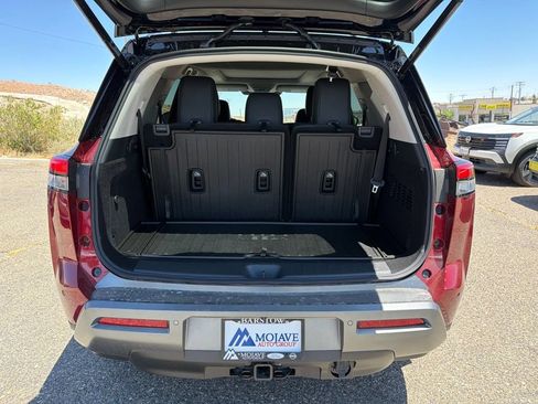 New 2026 Nissan Pathfinder Platinum w/ Lighting Package AWD/4WD image 13