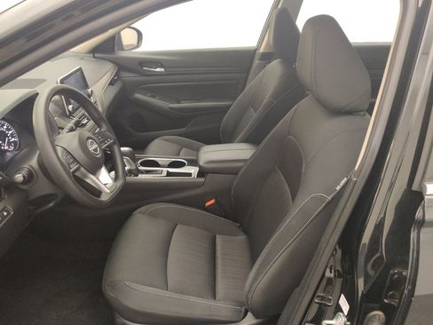Used 2024 Nissan Altima 2.5 SV FWD image 17
