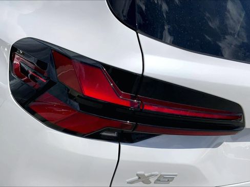 Used 2026 BMW X5 sDrive40i w/ M Sport Package image 41