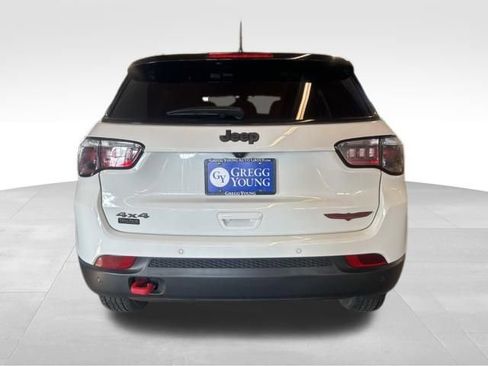 Used 2024 Jeep Compass Trailhawk image 5