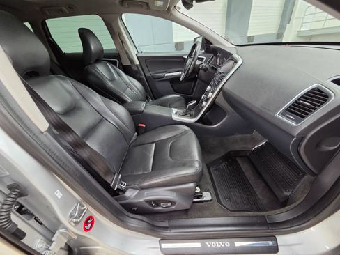 Used 2015 Volvo XC60 T5 AWD/4WD image 19
