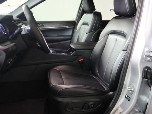 New 2025 Jeep Grand Cherokee L Limited image 24