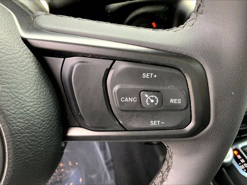 Used 2023 Jeep Gladiator Sport AWD/4WD image 19