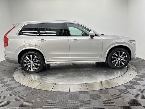 Used 2023 Volvo XC90 B5 Core w/ Protection Package Premier image 17