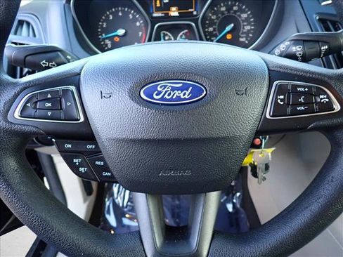 Used 2017 Ford Focus SE FWD image 12