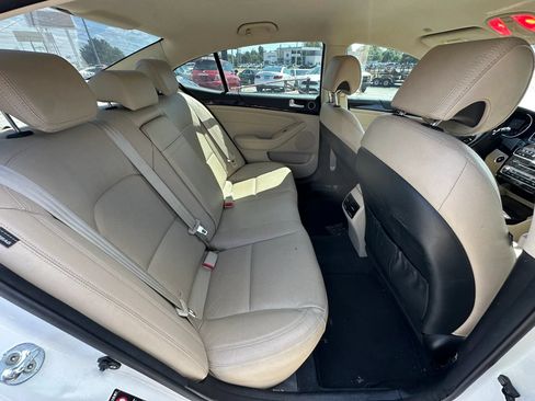Used 2016 Kia Cadenza FWD image 14