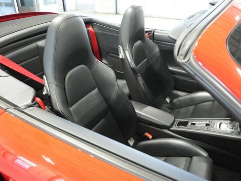 Used 2019 Porsche 911 Turbo image 48