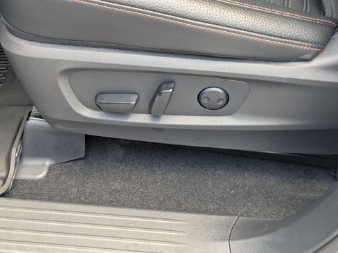 Used 2025 Nissan Pathfinder Rock Creek AWD/4WD image 13